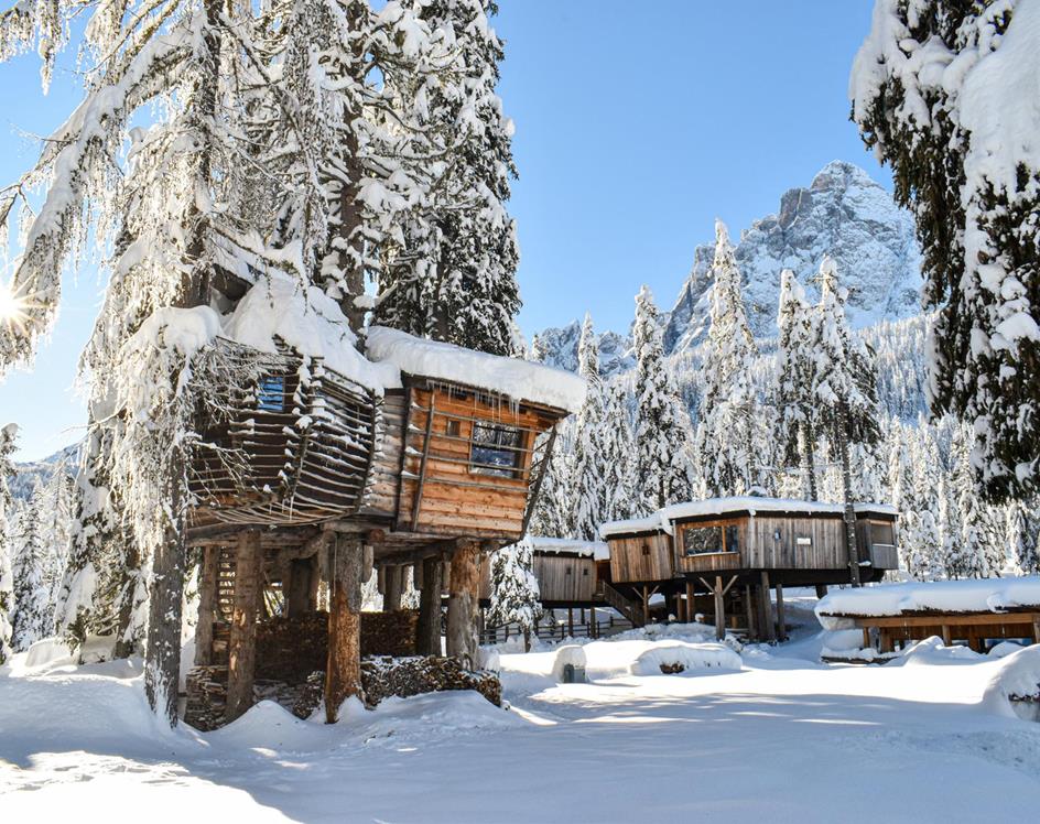 Baumhaus im Winter