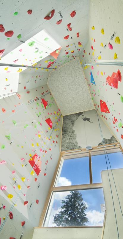 Climbing hall