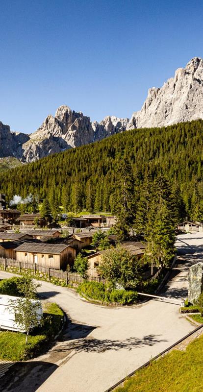 Aussicht auf die Dolomiten im Sommer