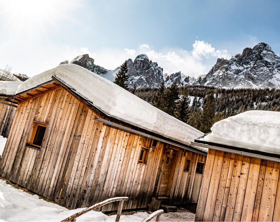 Lodge outside winter