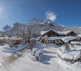 Panorama im Winter CaravanPark Sexten